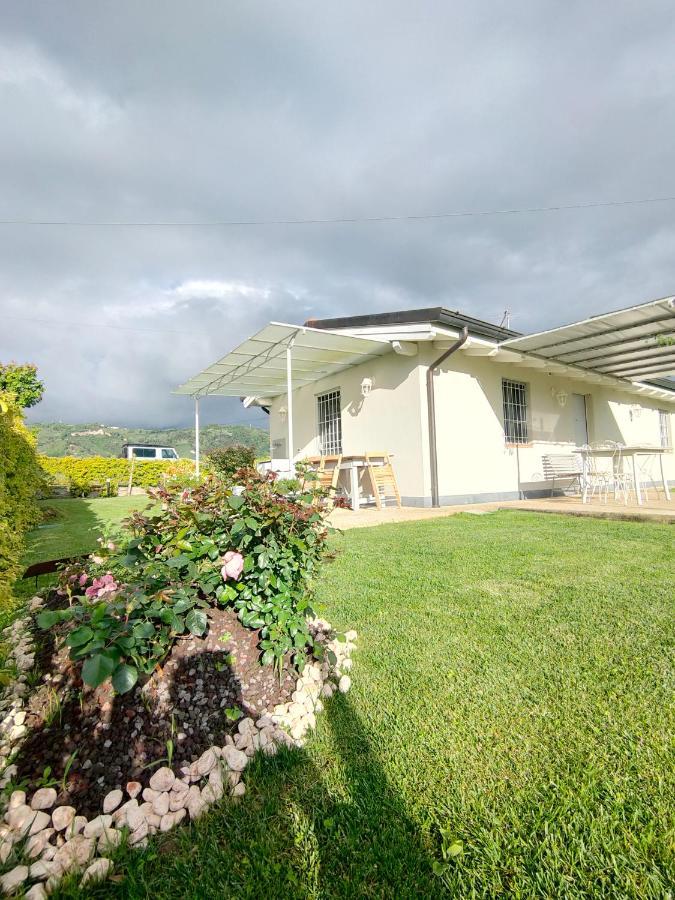 Rufus House Villa Mommio Bagian luar foto